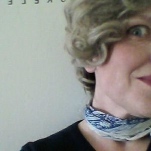 Meet your Posher, Polly